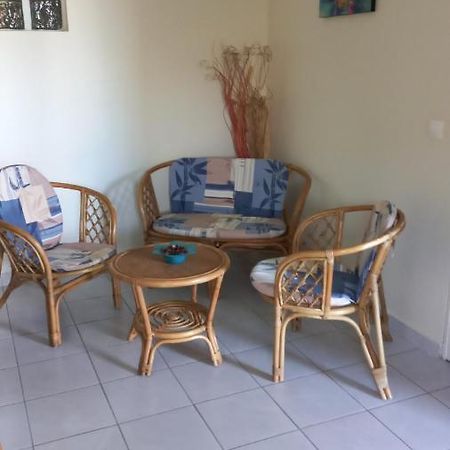 Charmant petit T2 dans maison Vieux-Bourg Extérieur photo