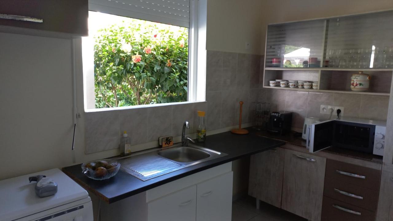 Charmant petit T2 dans maison Vieux-Bourg Extérieur photo