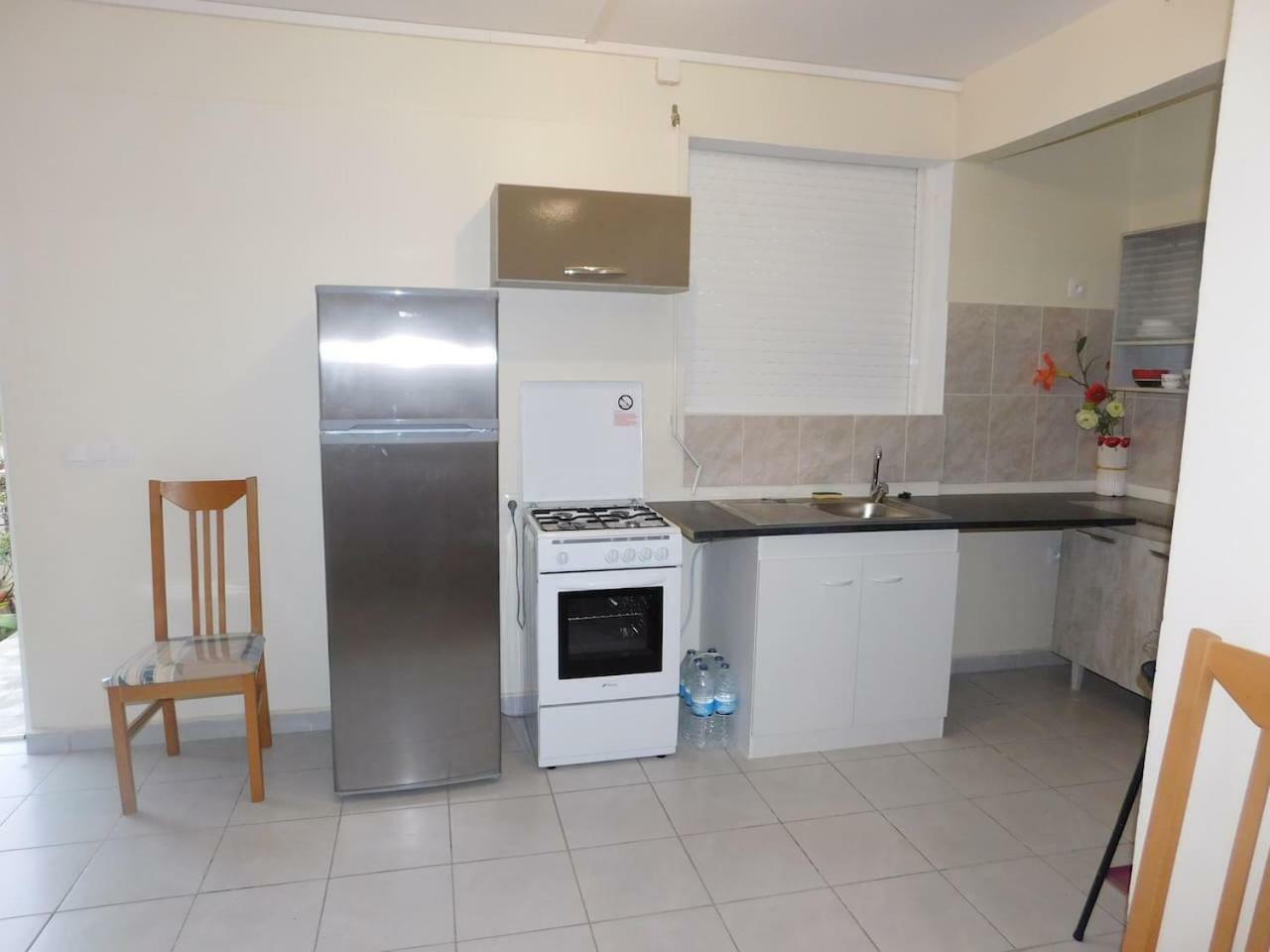 Charmant petit T2 dans maison Vieux-Bourg Extérieur photo