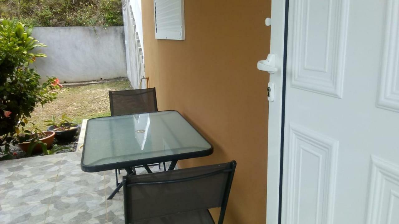 Charmant petit T2 dans maison Vieux-Bourg Extérieur photo
